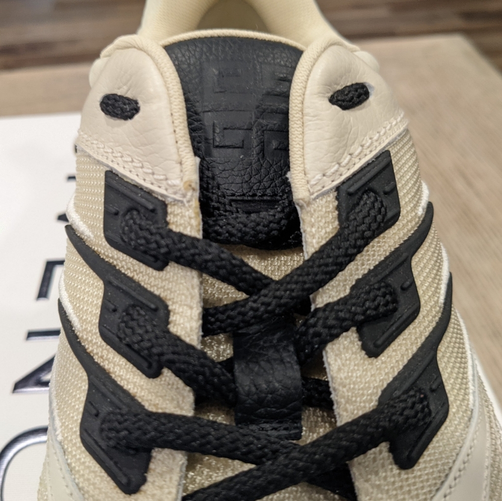 Mens Givenchy "Giv 1" Leather Signature Sneakers Off-White - Picture 3 of 9